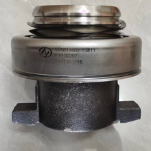Cargar imagen en el visor de la Galería, Truck clutch bearing with gray housing and rubber seal, mounting ears visible