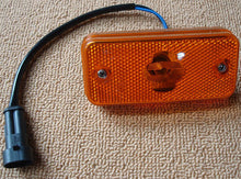 Carica l'immagine nel visualizzatore di Gallery, Amber side marker lamp with textured lens and attached wiring lead