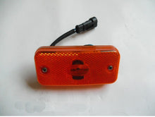 Carica l'immagine nel visualizzatore di Gallery, Amber rectangular side marker lamp with black wire connector