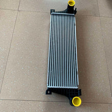 Carica l'immagine nel visualizzatore di Gallery, intercooler 93817393 93822683 for iveco daily 4x4 49-12 2.8L - suonama