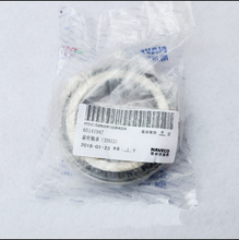 Carregar imagem no visualizador da galeria, Hub bearing ring in clear plastic bag with barcode label and NAVEC0 logo