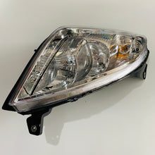 Cargar imagen en el visor de la Galería, Front headlight lamp assembly with clear lens, chrome reflectors, amber bulb