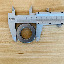 Charger l'image dans la galerie, Steering bearing with black rubber seal ring, measured with calipers