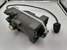 Carica l'immagine nel visualizzatore di Gallery, Truck clutch actuator with cable and electrical connector, dark gray metal housing