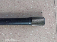 Cargar imagen en el visor de la Galería, Torsion bar showing end sleeve with ribbed splines on dark blue rod.