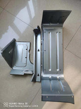 Cargar imagen en el visor de la Galería, Front door upper pedal bracket assembly, silver steel with black end plates