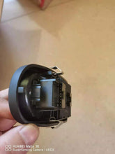 Charger l'image dans la galerie, Electric lifter switch module with exposed internal mechanism and circuit contacts