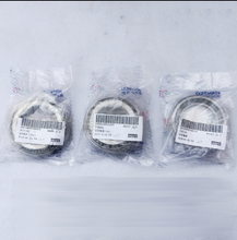Carregar imagem no visualizador da galeria, Hub bearing set in clear plastic bags, three ring bearings with barcode labels