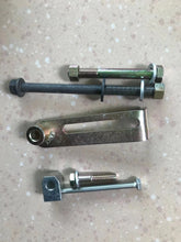 Cargar imagen en el visor de la Galería, Alternator Bracket Components500357890 500358390 98448218 99460547 for daily 4x2