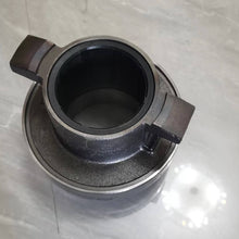 Cargar imagen en el visor de la Galería, Truck clutch bearing with open bore and two side mounting tabs