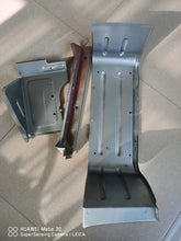 Cargar imagen en el visor de la Galería, Front door upper pedal bracket set with side panel, silver metal and black trim