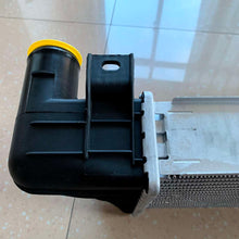 Carica l'immagine nel visualizzatore di Gallery, intercooler 93817393 93822683 for iveco daily 4x4 49-12 2.8L - suonama