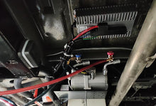 Cargar imagen en el visor de la Galería, Under-vehicle RV air conditioner plumbing and red/blue/black hoses with valves