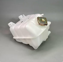 Laden Sie das Bild in den Galerie-Viewer. expansion tank by suonama
