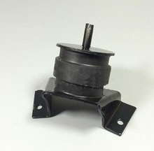 Load image into Gallery viewer, Engine front bracket elastic pad 8588903R 8588904L for daily 4x2 – product image 3 | SUONAMA

