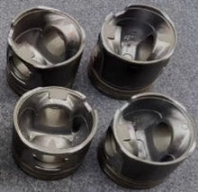 Görseli Galeri görüntüleyiciye yükleyin, Dört metal piston halkası muhafazası ve piston pimi bileşenleri
