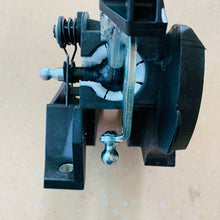 Load image into Gallery viewer, Iveco Genuine Gear Knob 6 Gears 5801283904 for iveco daily - suonama
