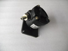 Load image into Gallery viewer, vacuum pump pickup pump 4854862 for daily 4x4 4x2
