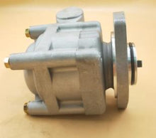 Load image into Gallery viewer, Steering power pump 41211093 for truck
