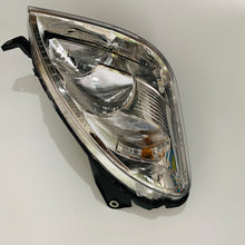 Load image into Gallery viewer, front headlight 69500010 69500003 for daily 2006-2011
