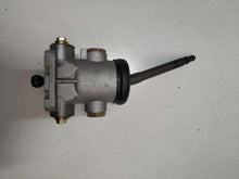 Load image into Gallery viewer, gear lever control mechanism assembly for daily4x4 4x2
