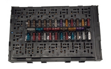 Load image into Gallery viewer, central control box 4838244  for iveco daily 4x4 - suonama
